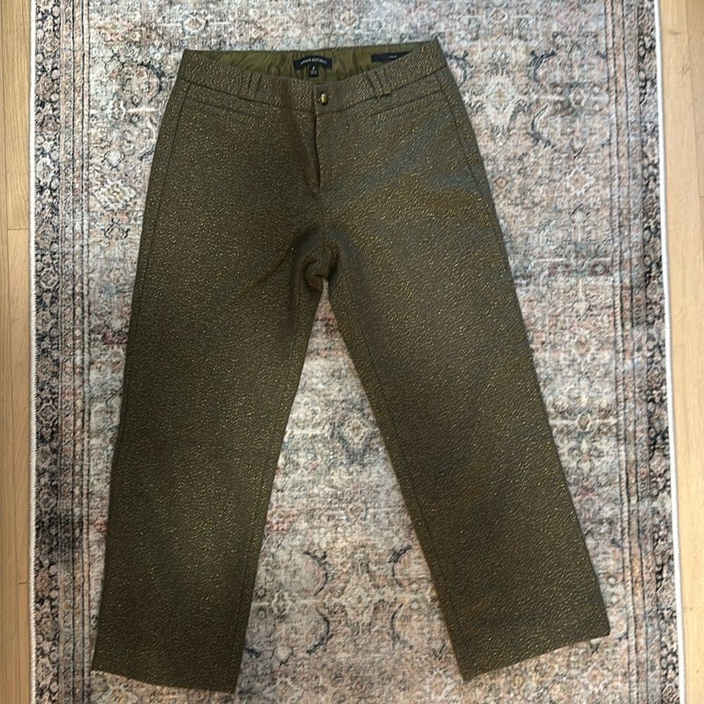 Lightly worn banana republic cropped Logan pants